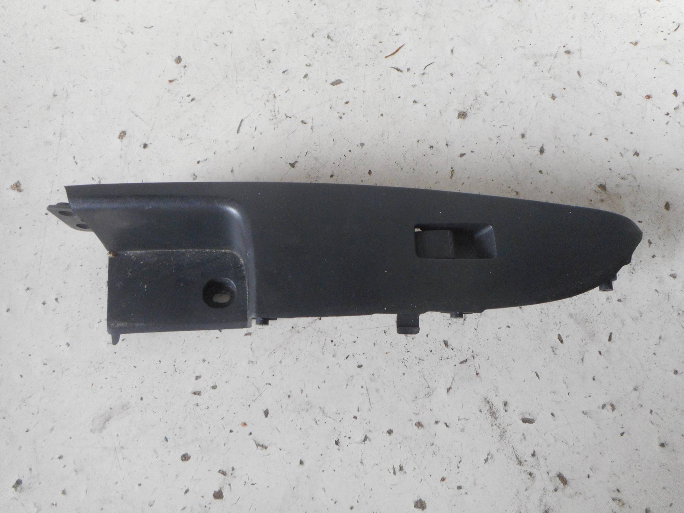 Interruttore alzacristalli porta post. sx.